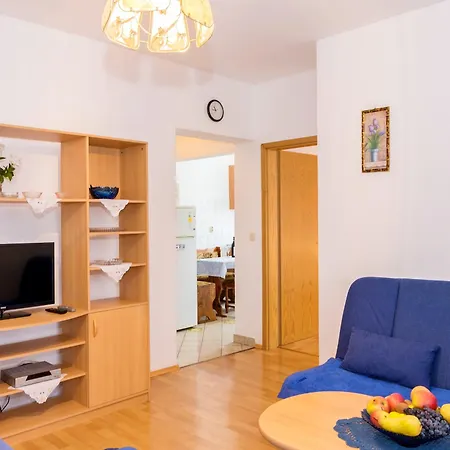 Silvia 143 Apartment