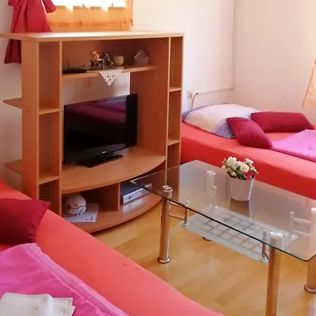 Silvia 143 Apartment *